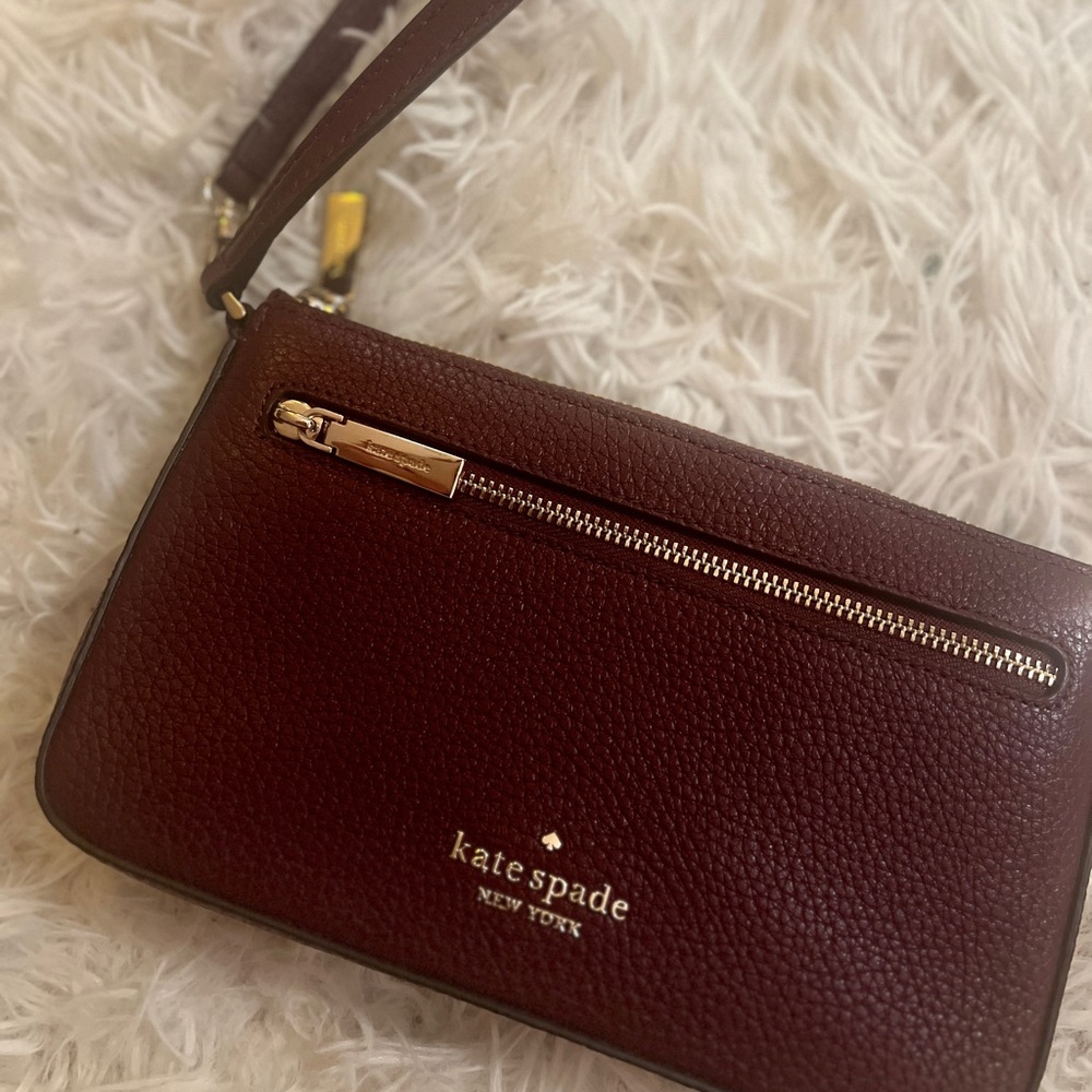 Kate Spade Leila Pebbled Leather Convertible Wristlet Cherrywood NWOT Classic - Picture 3 of 13